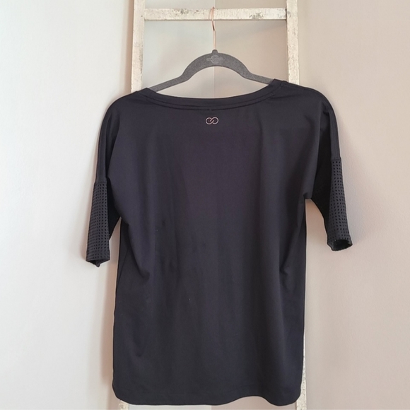 Calia by Carrie Underwood small Limited Edition black mesh sleeve athletic top - Picture 5 of 6